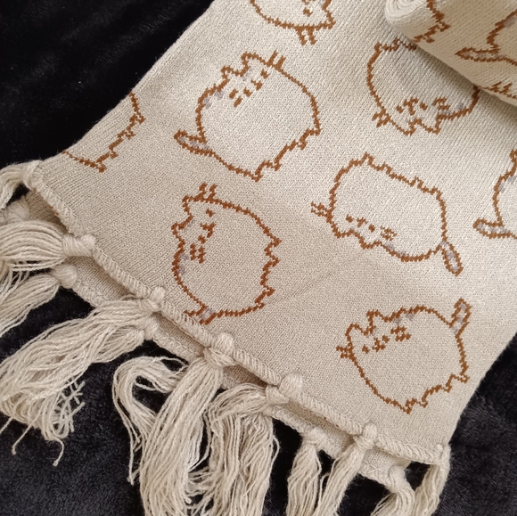 NWT Pusheen the Cat Knit Scarf - Picture 3 of 3